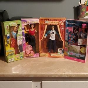 Being sold together collectable pop stars